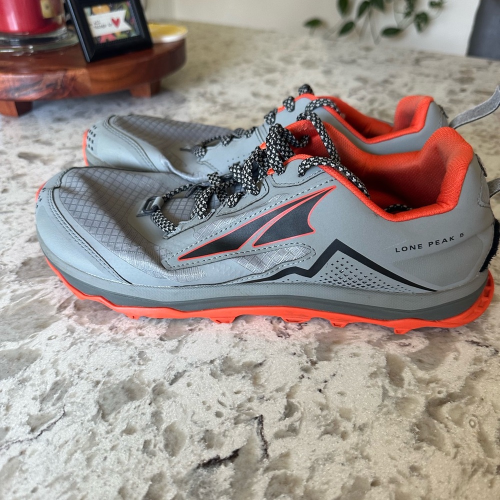 Altra Lone Peak 6 Men's Gray and Red Trail Shoes - Picture 2 of 7